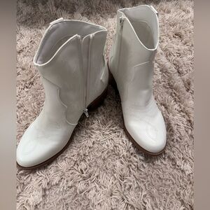 Women’s White Western Ankle Boots. Size 11
